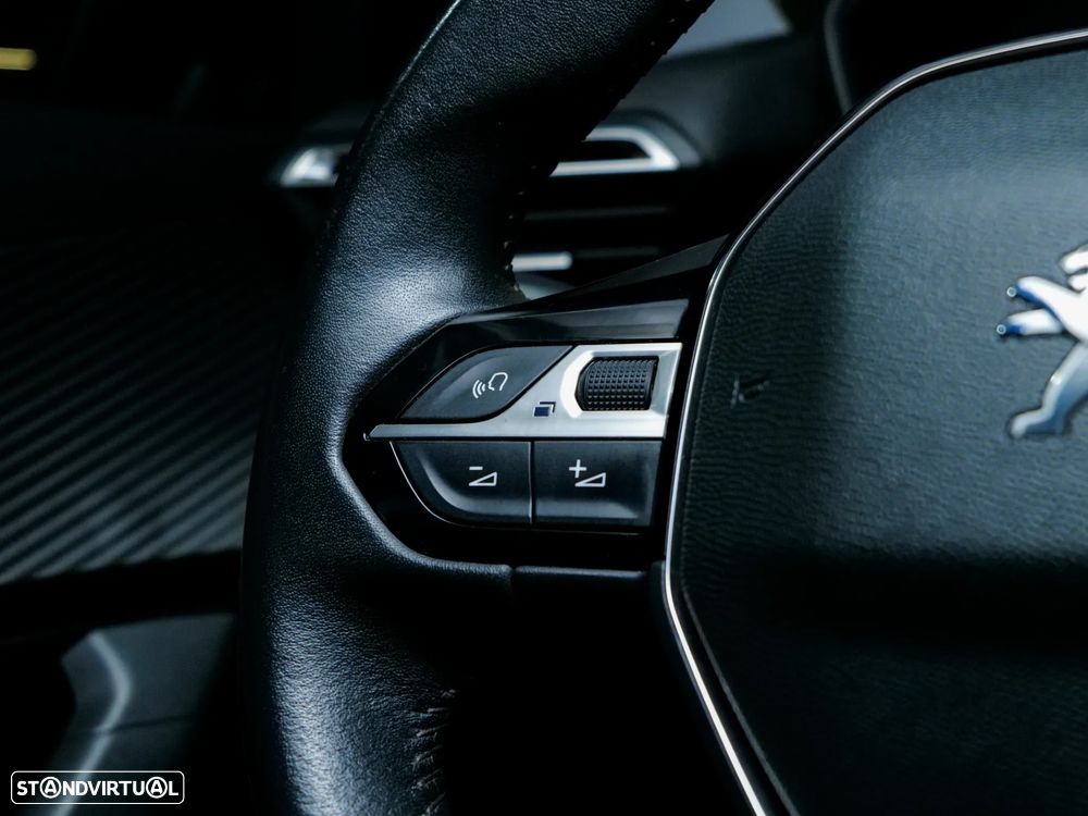 Peugeot e-2008 Allure+ - 21