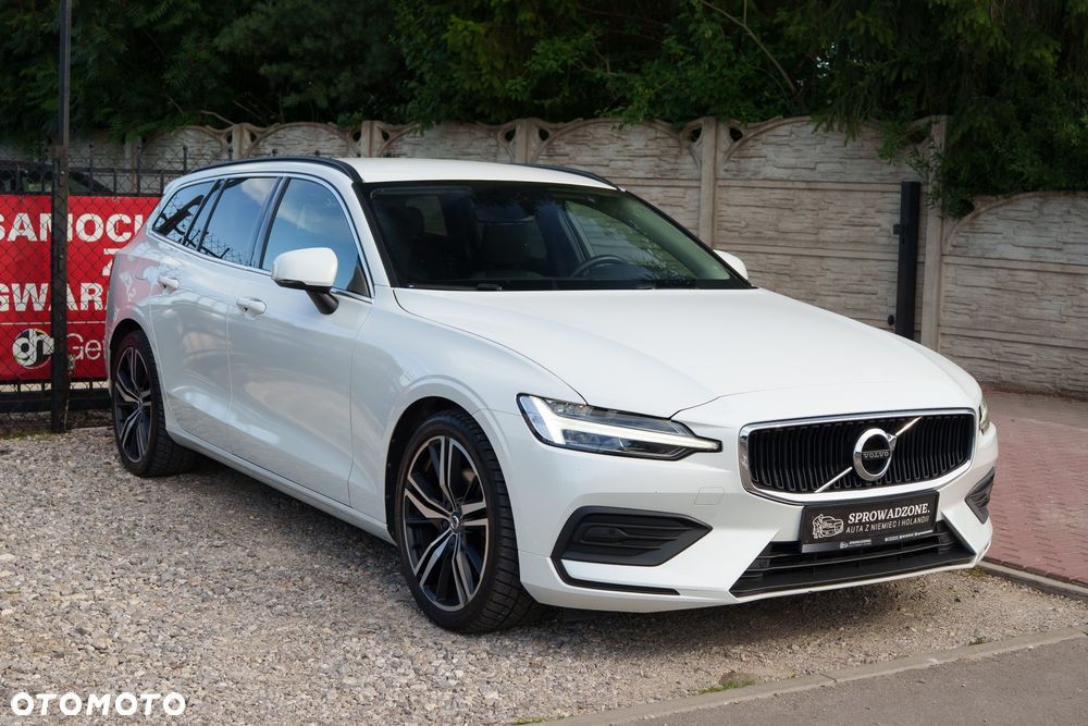 Volvo V60 B3 B DKG Momentum Pro - 29