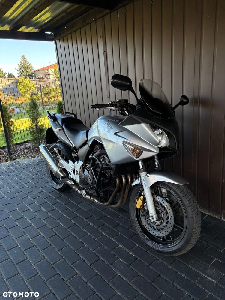 Honda CBF - 32