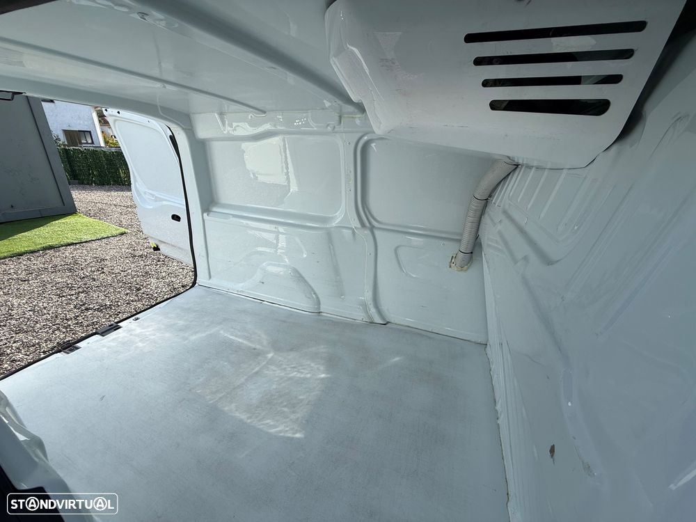 Fiat Doblo 1.5BlueHDi Maxi c/ Frio - 21