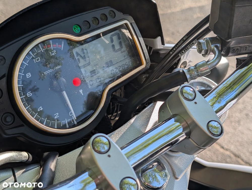 Suzuki GSR - 3
