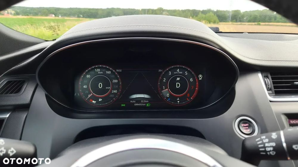 Jaguar E-Pace - 33