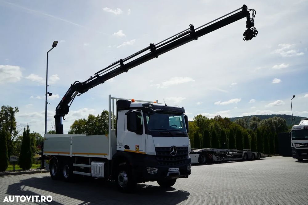 Mercedes-Benz AROCS 2643 / 6x4 / CAROSERIE CU BALANȚĂ - 6,3 M / MACARA HIAB X-HIDUO 188 ES-4 / CAPACITATE MAXIMĂ DE RIDICARE: 5.300 KG / ROTATOARE / PODEA HEAVY-DUTY / TRANSMISIE AUTOMATĂ - 4