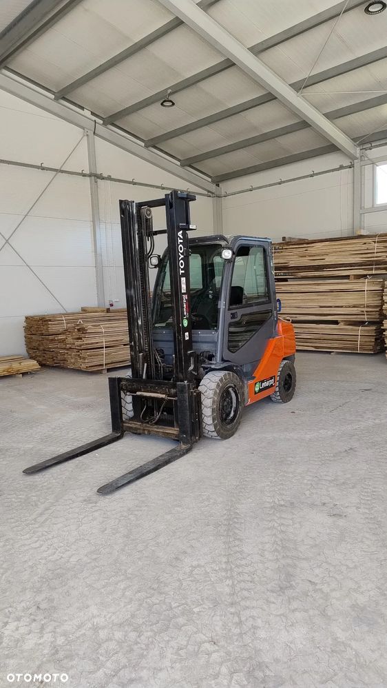 Toyota 02-8FGF30 - 1