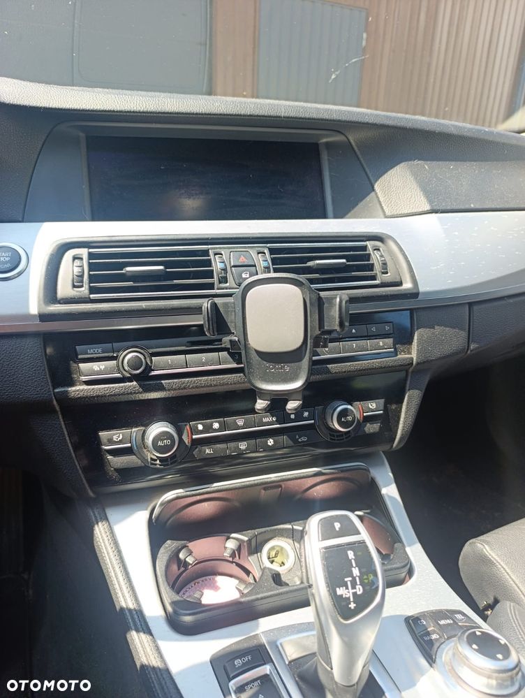 BMW Seria 5 535i - 12