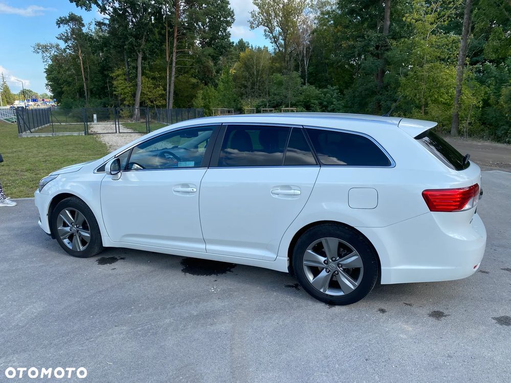 Toyota Avensis 1.8 Premium MS - 8