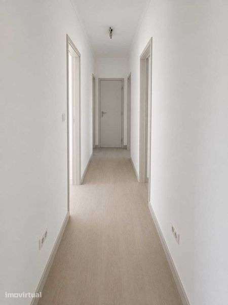 Aluga-se Apartamento T3+1 - Grande imagem: 3/8