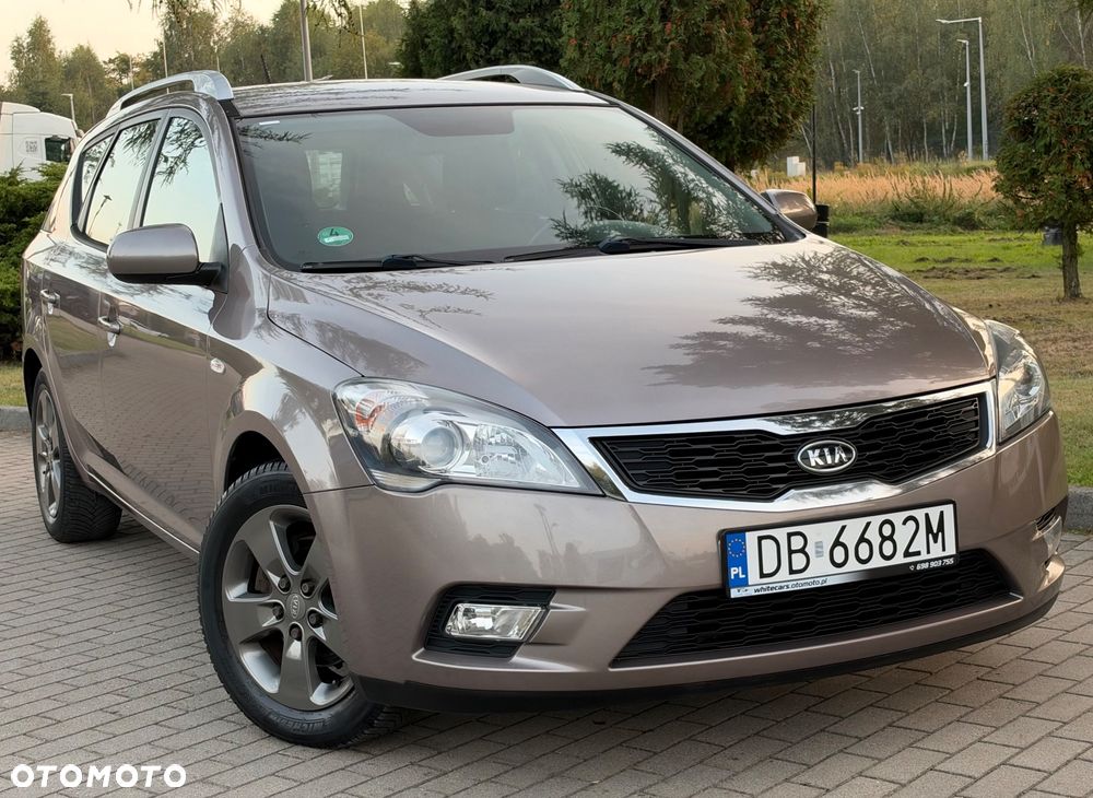 Kia Ceed 1.4 CVVT Dream-Team Edition - 18
