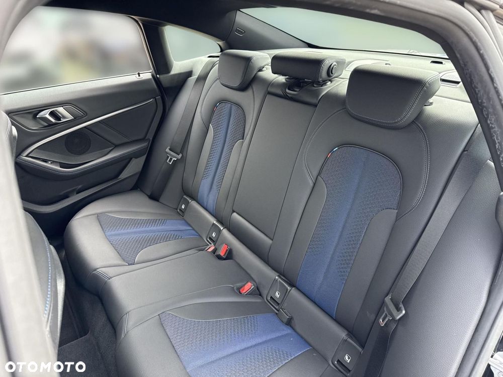 BMW Seria 2 218i M Sport - 9