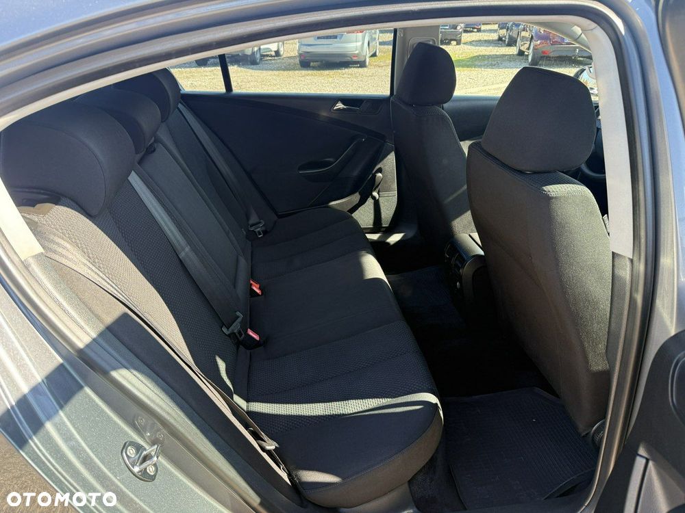 Volkswagen Passat - 23