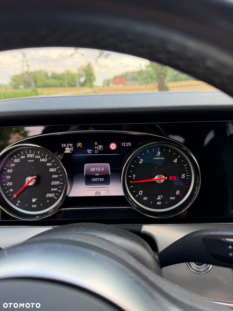 Mercedes-Benz Klasa E 300 d 9G-TRONIC - 4