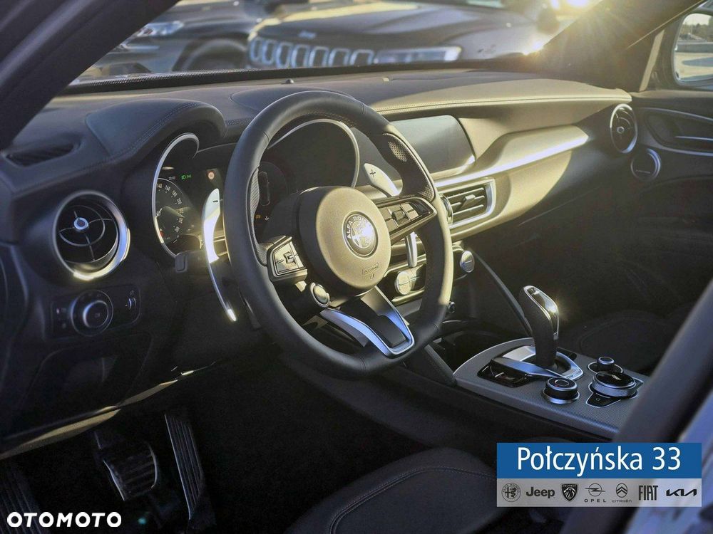 Alfa Romeo Stelvio - 11