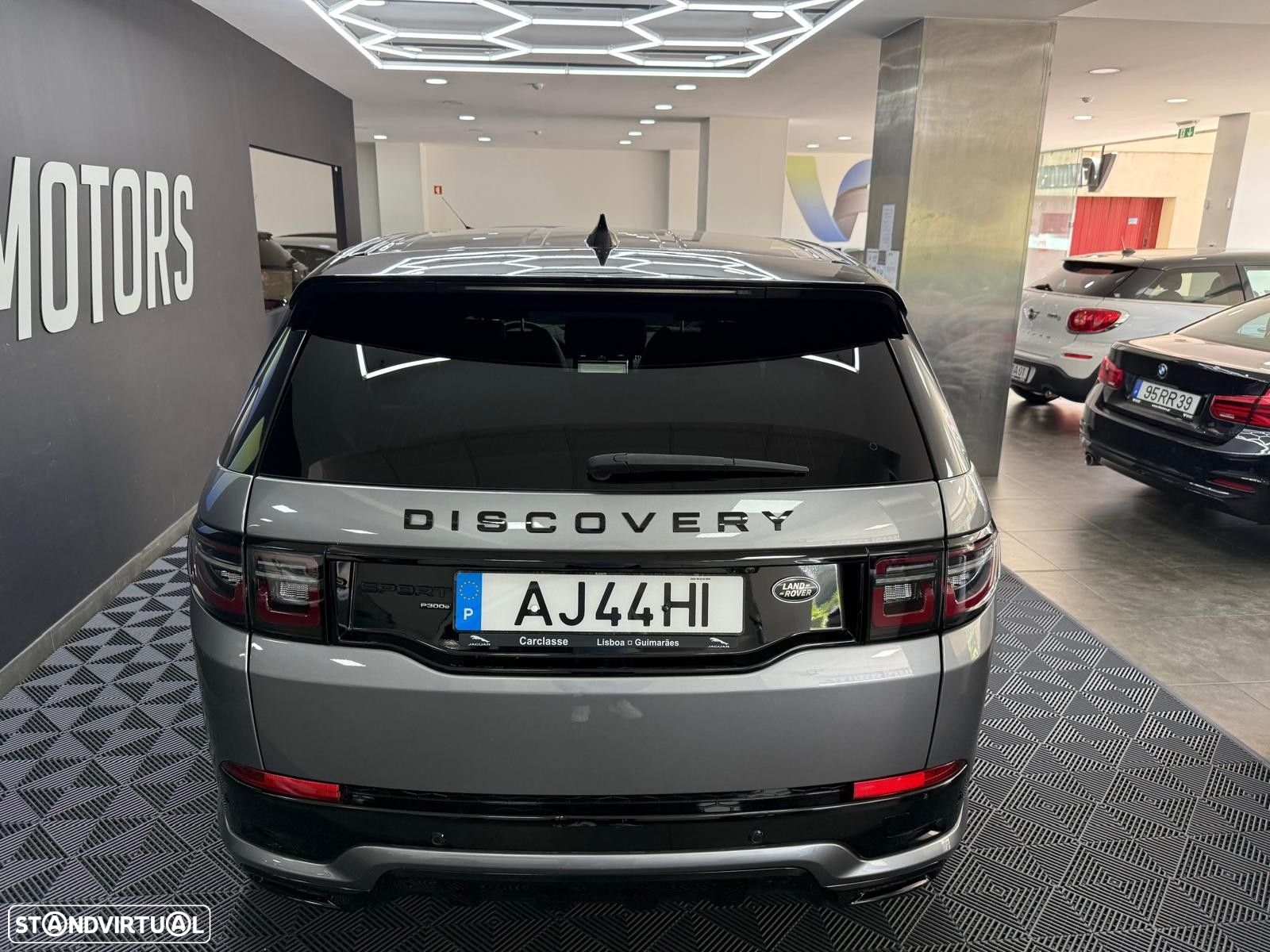 Land Rover Discovery Sport 1.5 I3 P300e AWD R-Dynamic HSE - 23