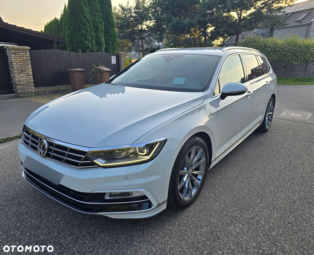 Volkswagen Passat - 1