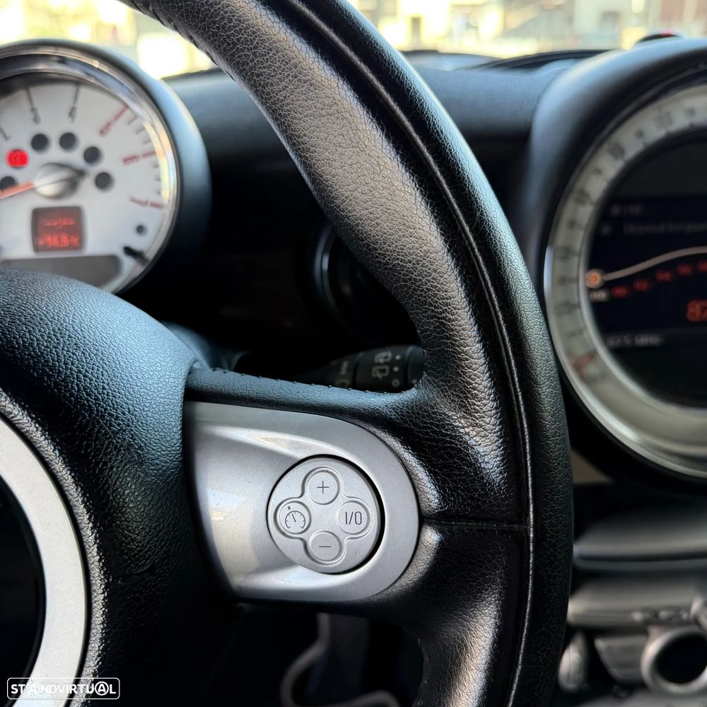 MINI Clubman Cooper D - 25