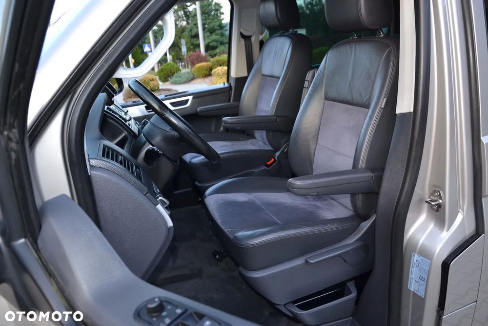 Volkswagen Multivan - 12