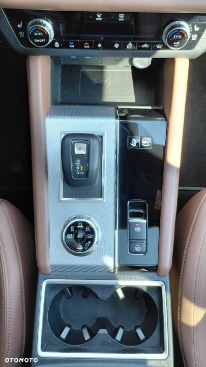 Mitsubishi Outlander - 8