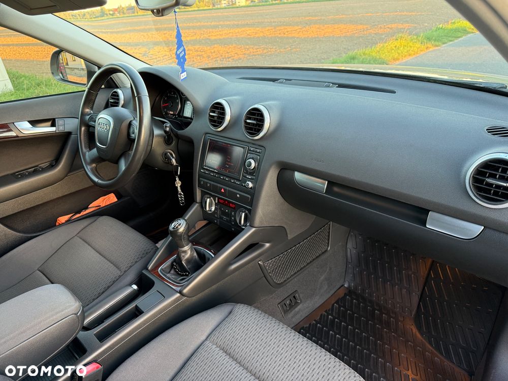 Audi A3 Sportback 1.8 TFSI Attraction - 7