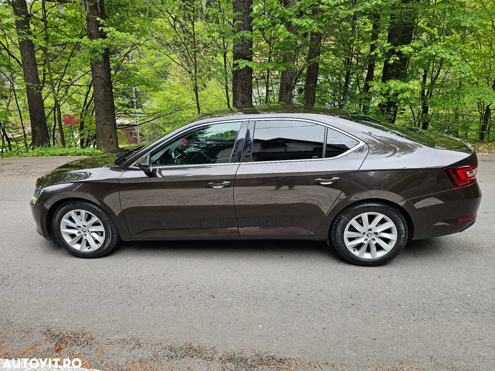 Skoda Superb 2.0 TDI DSG Ambition - 5
