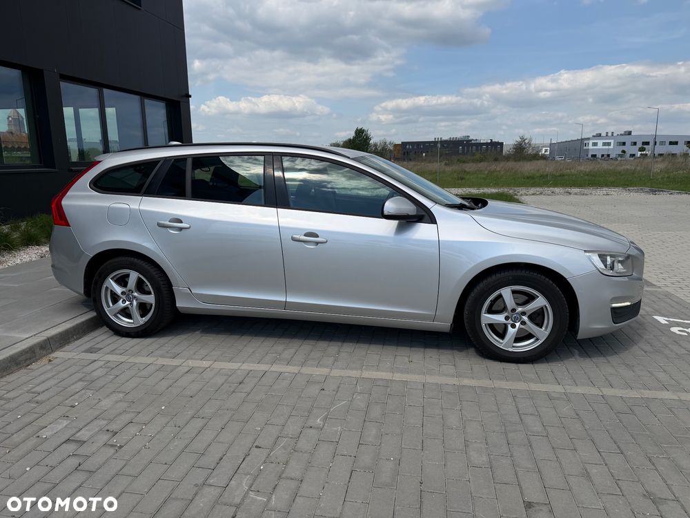 Volvo V60 D2 Drive-E Momentum - 8