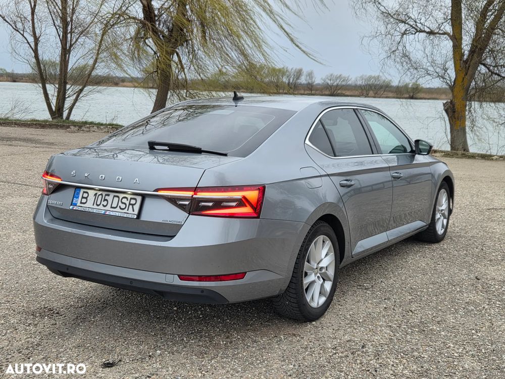 Skoda Superb 2.0 TDI DSG Style - 4