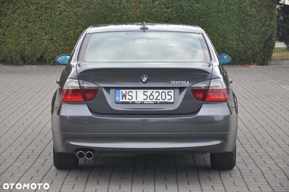 BMW Seria 3 325i - 16