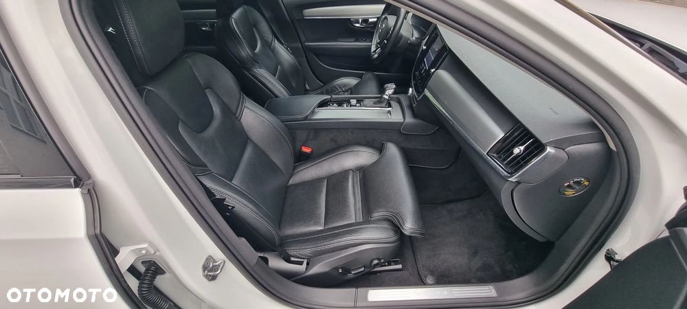 Volvo V90 Cross Country B5 D AWD Ultimate - 27