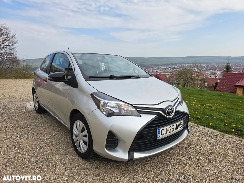 Toyota Yaris 1.0 VVT-i 3D Terra Start - 1