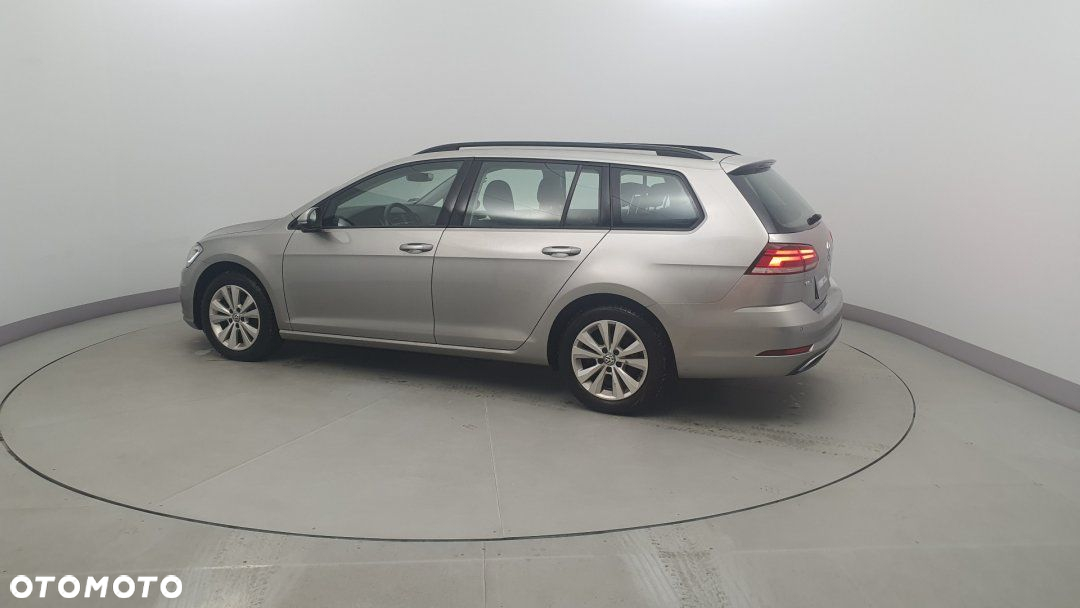 Volkswagen Golf - 5