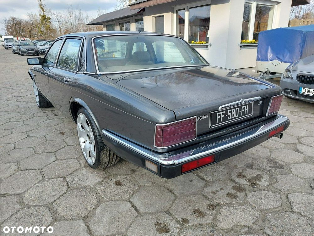 Jaguar XJ - 6