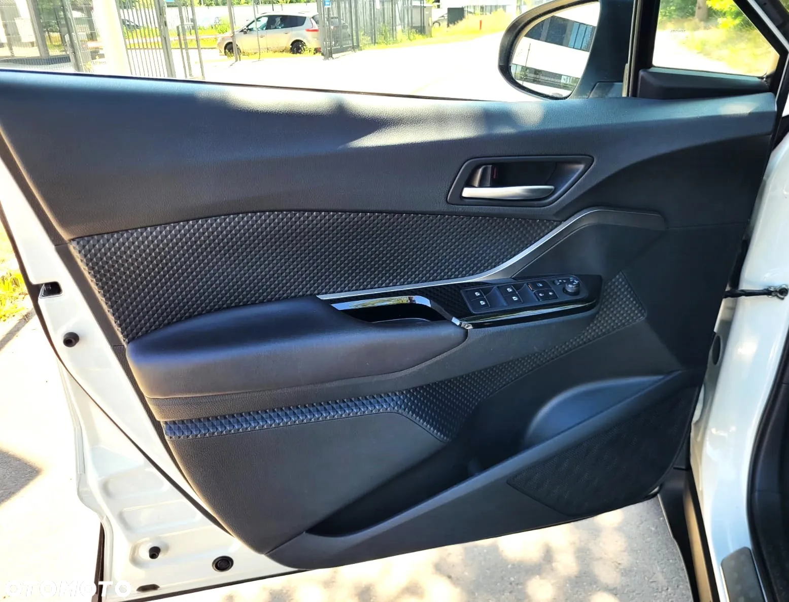 Toyota C-HR 1.8 Hybrid Premium - 37