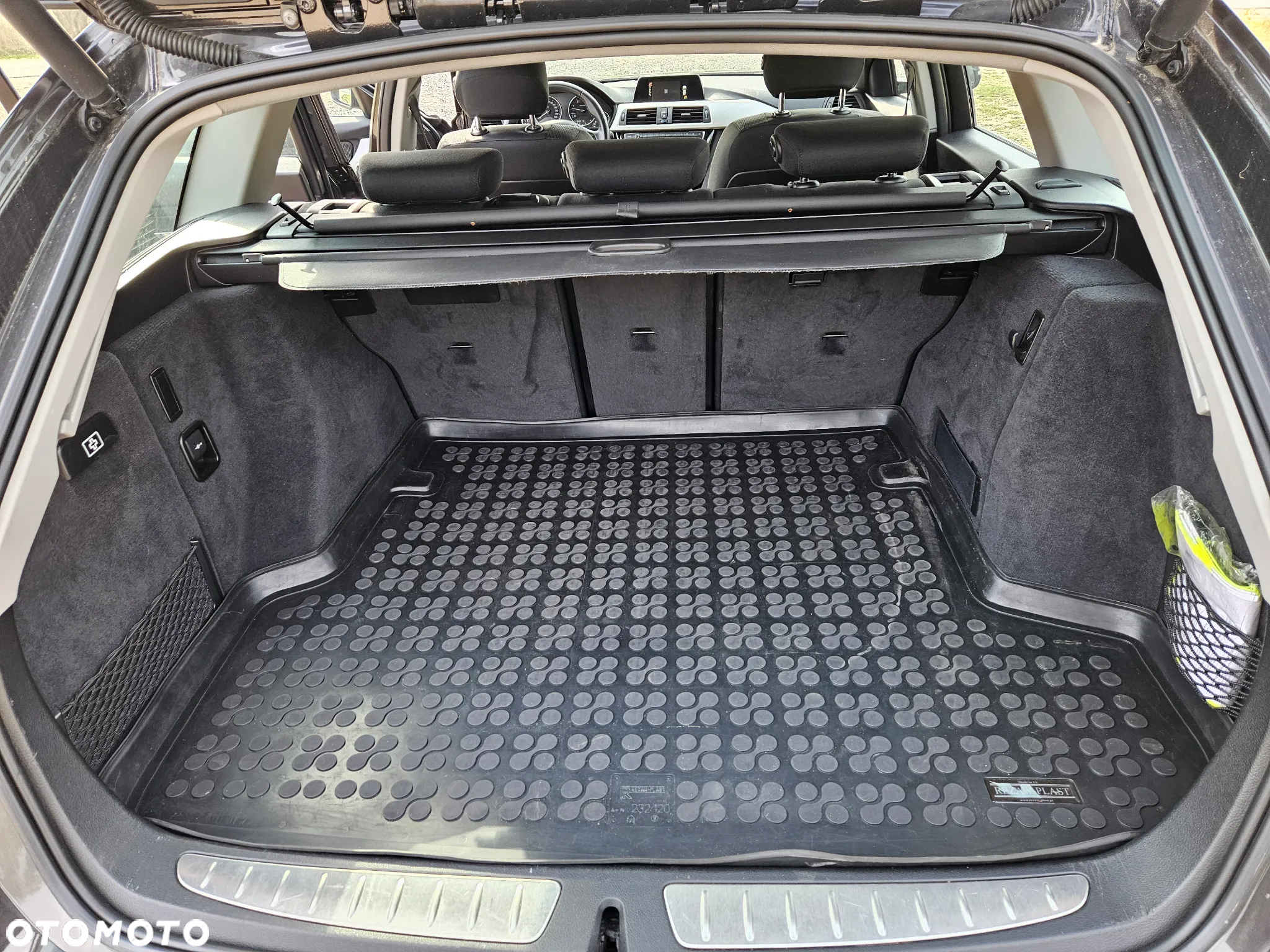 BMW Seria 3 330d xDrive - 17