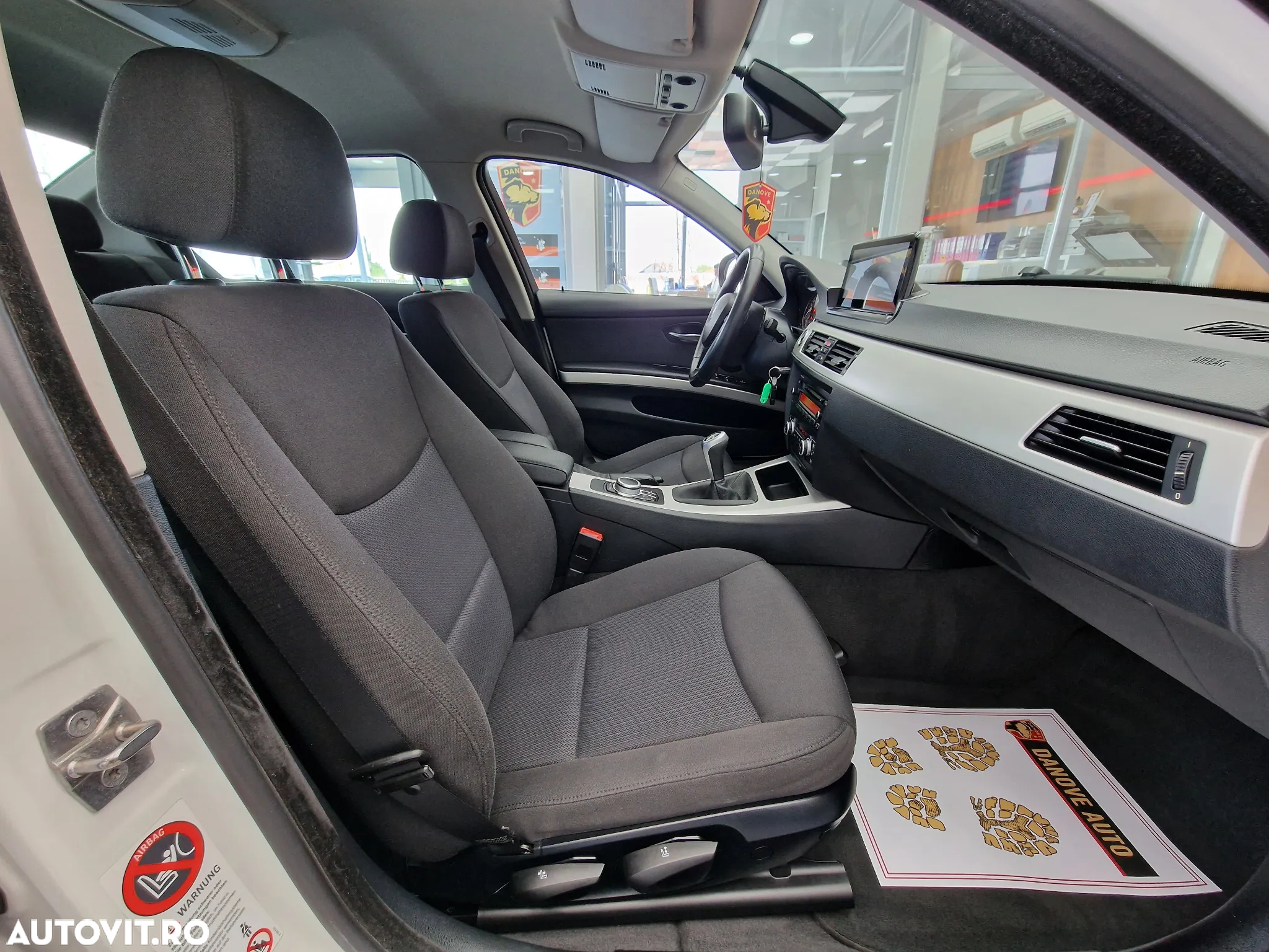 BMW Seria 3 318i - 14
