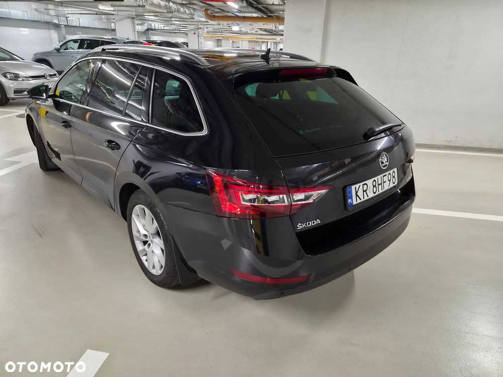 Skoda Superb 2.0 TDI Ambition DSG - 7