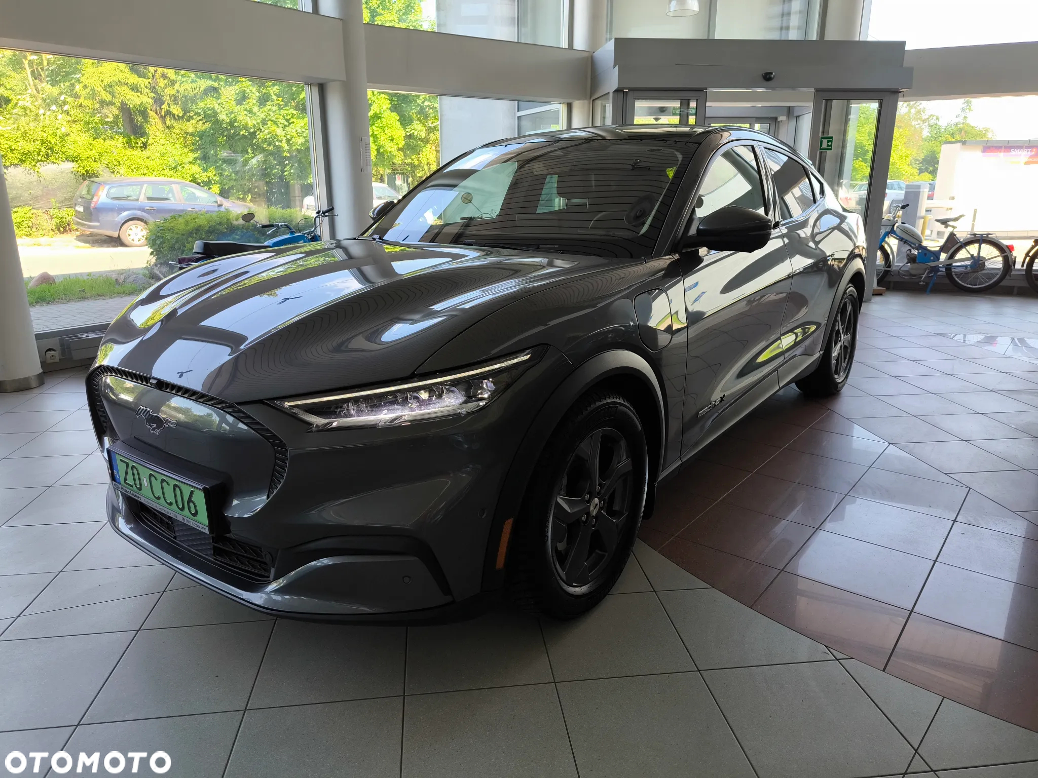 Ford Mustang Mach-E 98kWh RWD Premium - 6