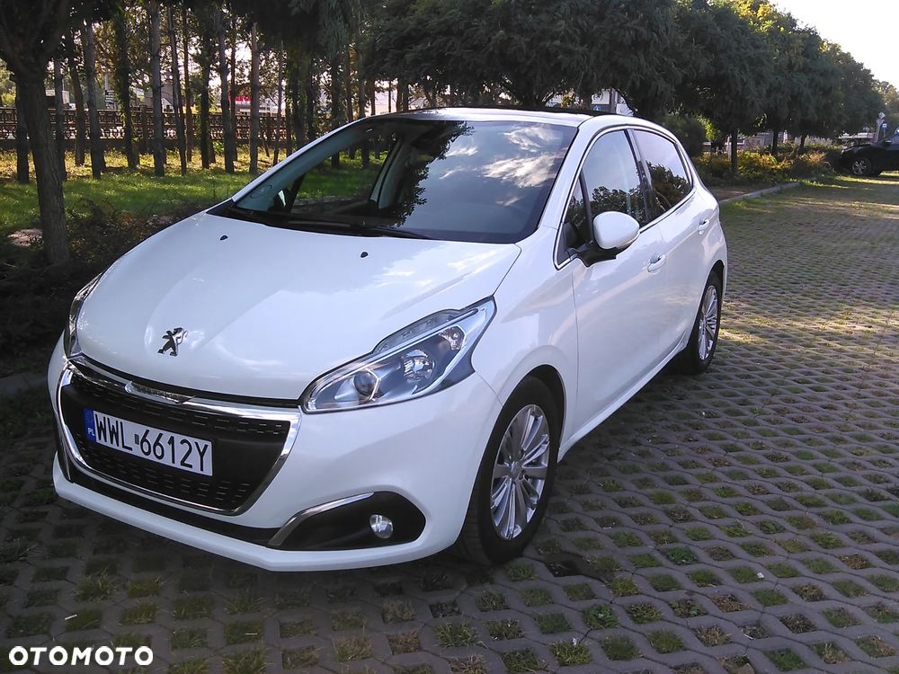 Peugeot 208 1.5 BlueHDi Signature S&S - 8