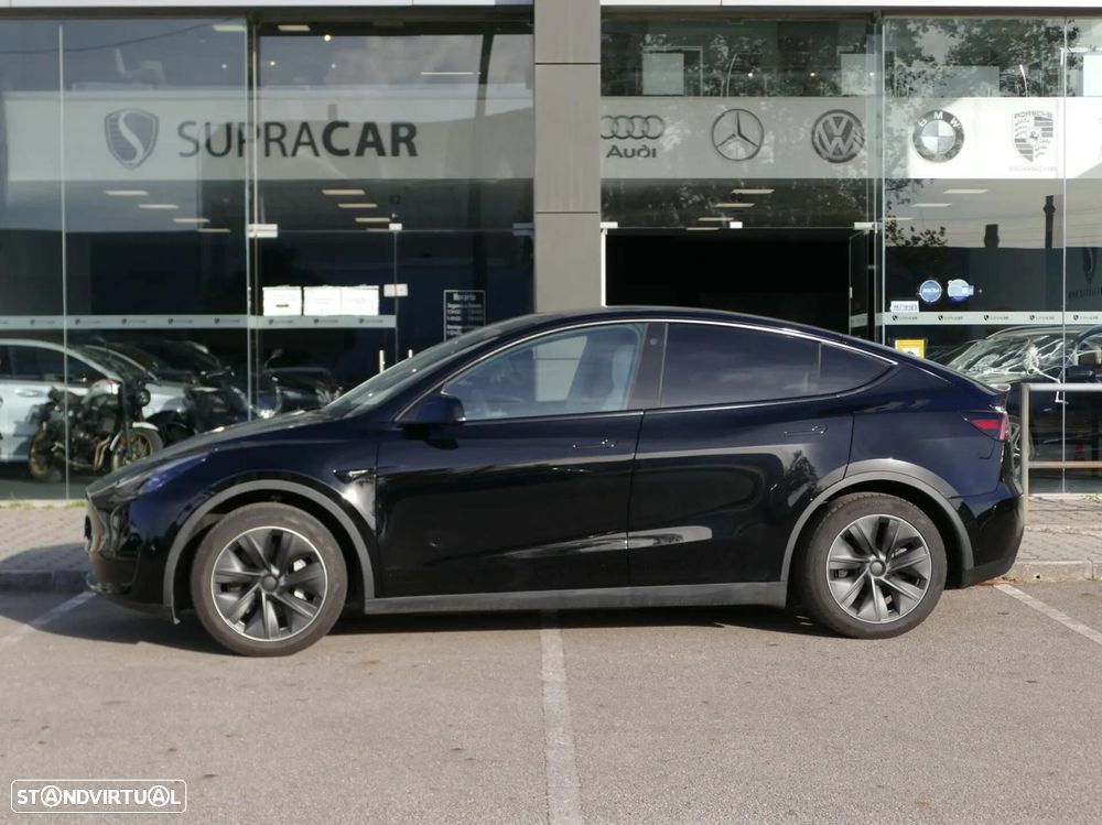 Tesla Model Y Standard - 38