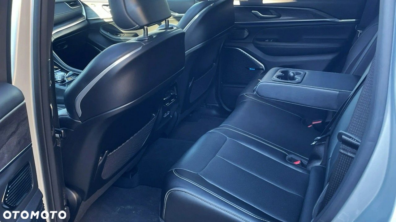 Jeep Grand Cherokee - 9