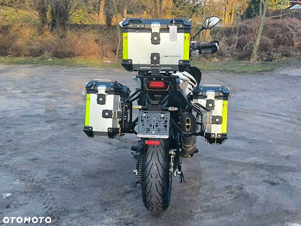 QJMOTOR SRT900S - 26