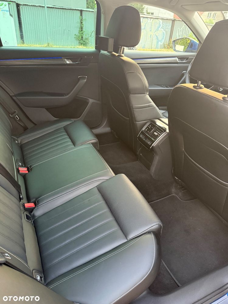 Skoda Superb 2.0 TDI SCR 4x4 Style DSG - 10