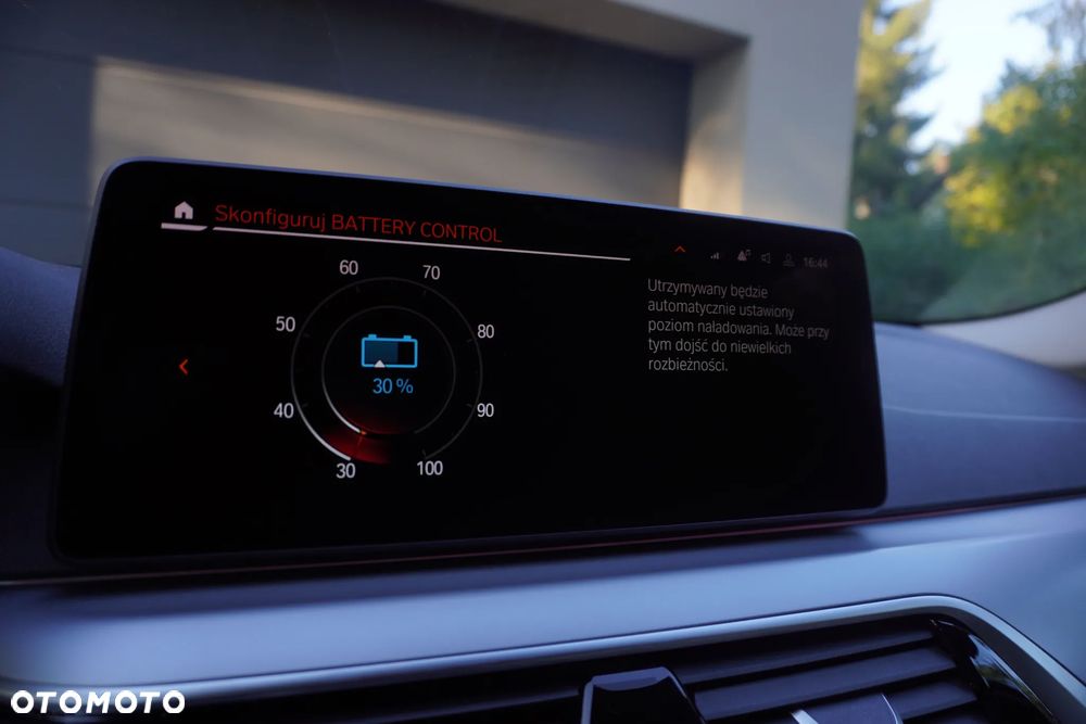 BMW Seria 5 530e xDrive - 38