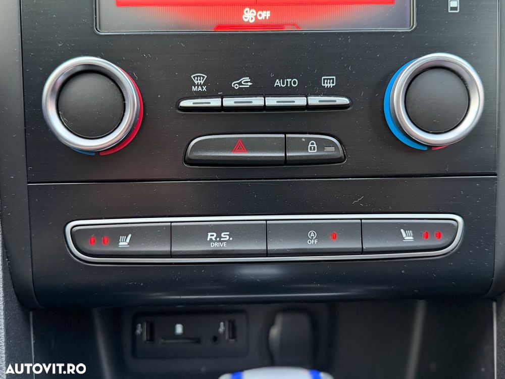 Renault Megane ENERGY TCe 205 EDC GT - 21