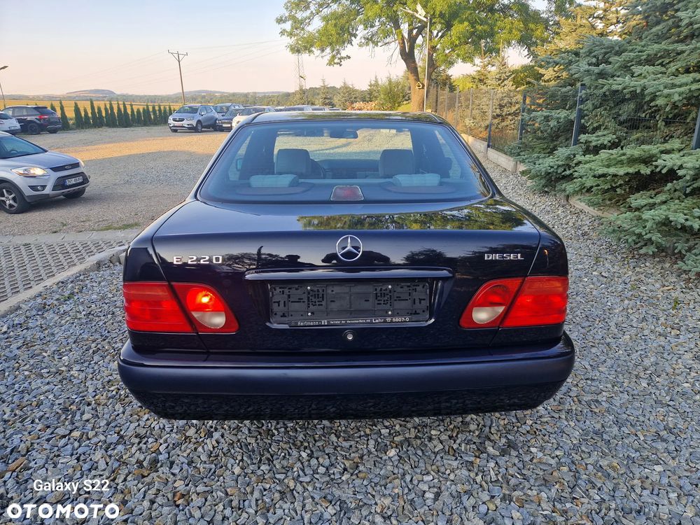 Mercedes-Benz Klasa E - 9