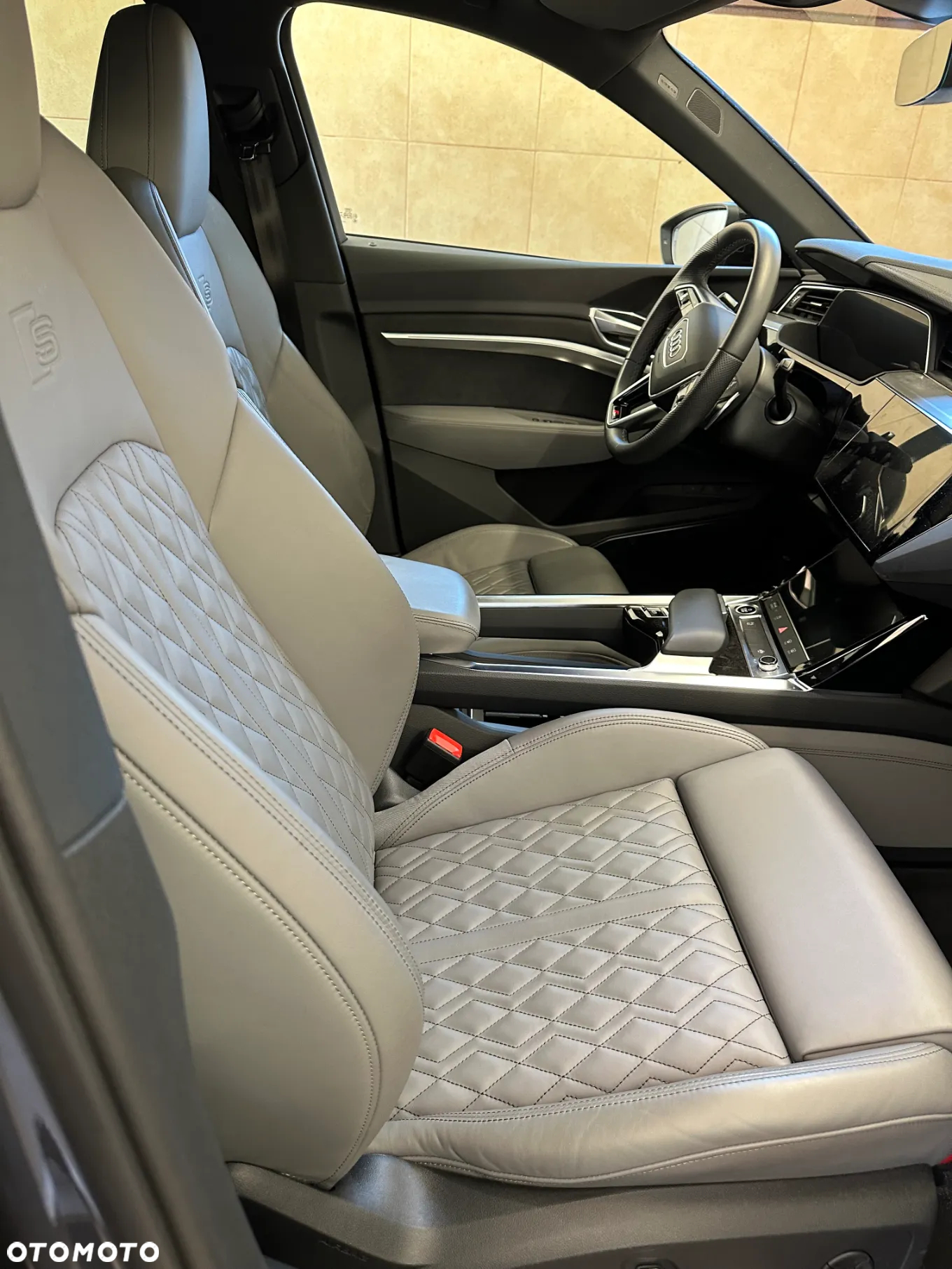 Audi e-tron 55 Quattro S Line - 12