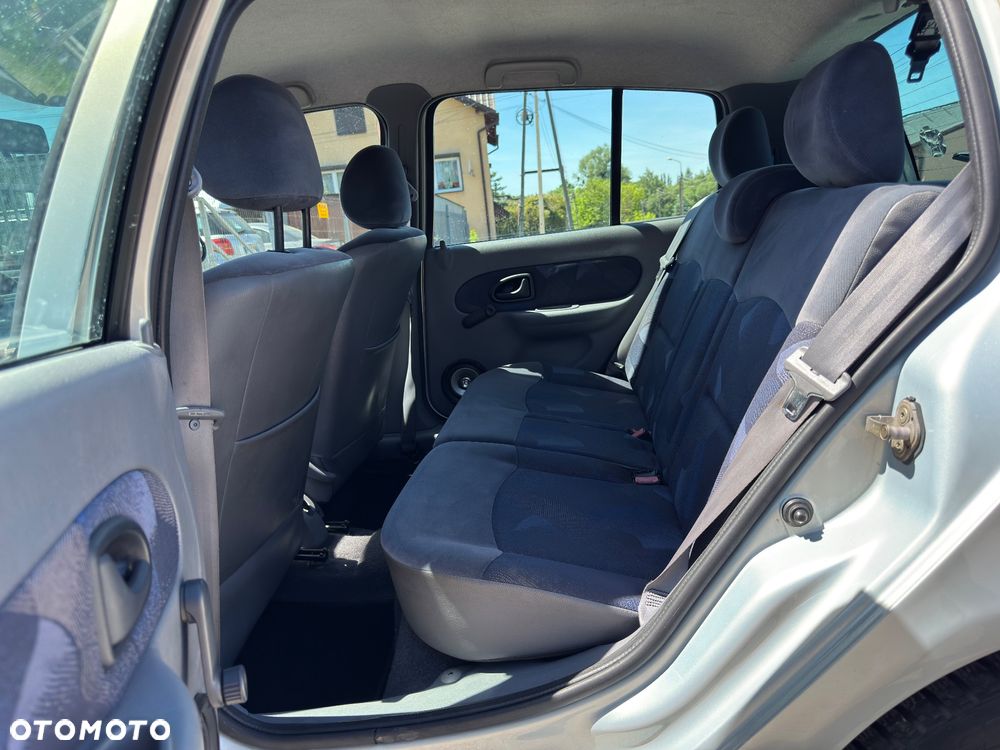 Renault Clio 1.4 16V Privilege - 26