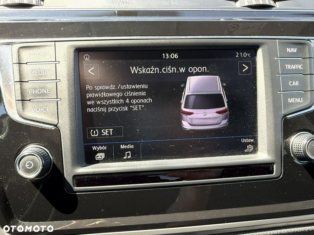 Volkswagen Touran - 20