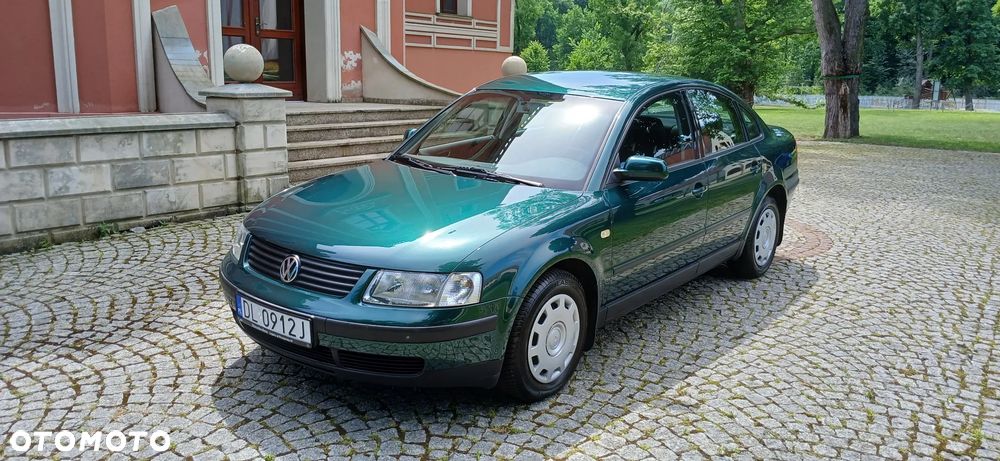 Volkswagen Passat - 2