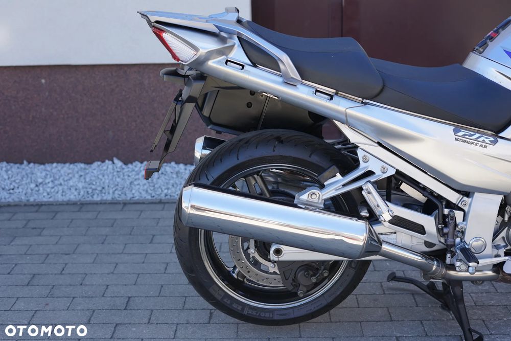 Yamaha FJR - 8