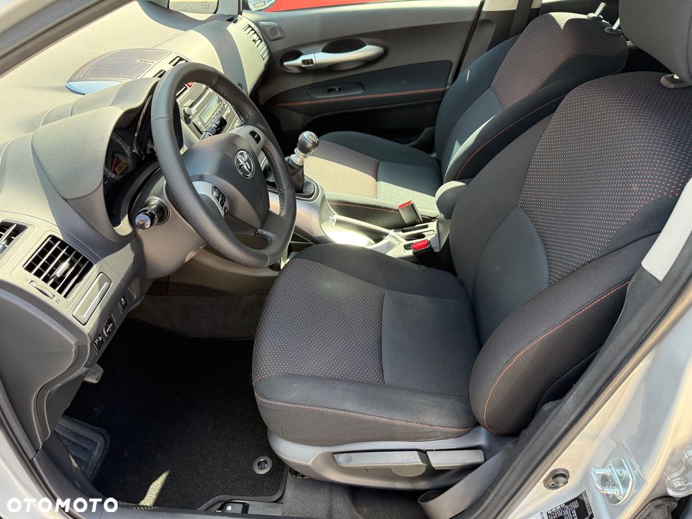 Toyota Auris 1.6 Life+ - 5