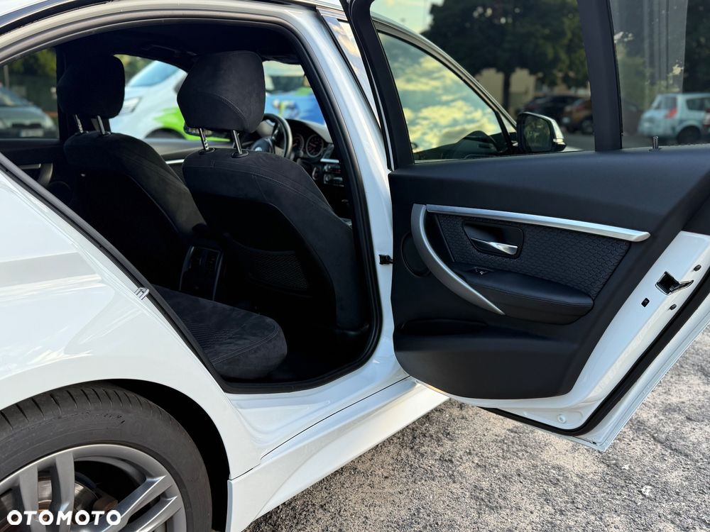 BMW Seria 3 318i M Sport - 17